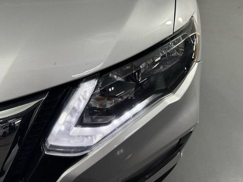 Used 2017 Nissan Rogue SV AWD/4WD image 27