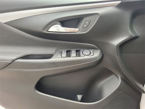 New 2025 Buick Envista Preferred image 16