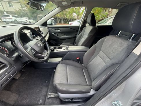 Used 2025 Nissan Rogue SV AWD/4WD image 24