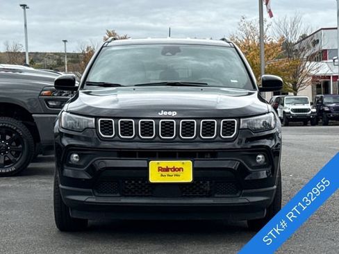 Used 2024 Jeep Compass Latitude AWD/4WD image 3