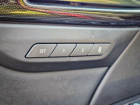 Used 2023 Buick Envision Essence AWD/4WD image 11