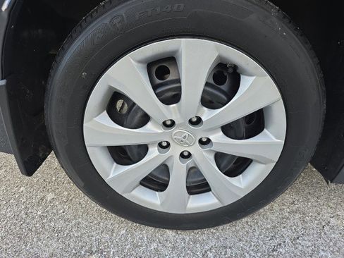 Used 2023 Toyota Corolla LE image 12