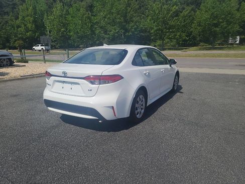 Used 2021 Toyota Corolla LE FWD image 7