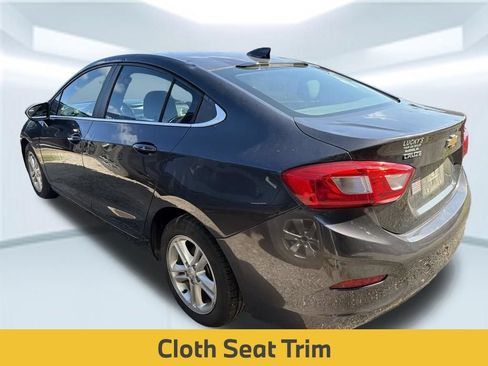 Used 2017 Chevrolet Cruze LT w/ Convenience Package FWD image 11