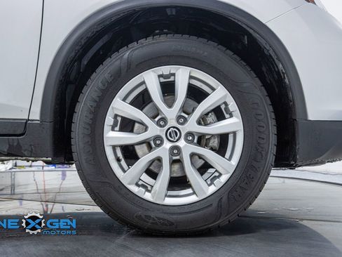 Used 2020 Nissan Rogue SV image 43