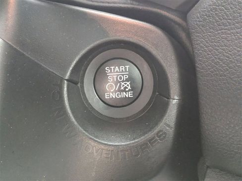 Certified 2022 Jeep Renegade Altitude w/ Convenience Group image 17