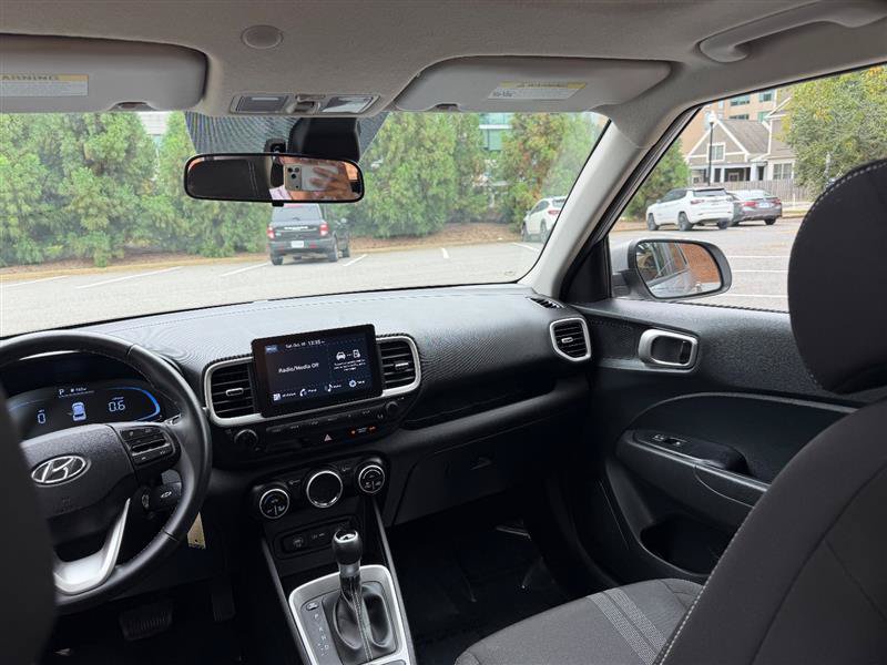 Used 2023 Hyundai Venue SEL w/ Cargo Package FWD image 30