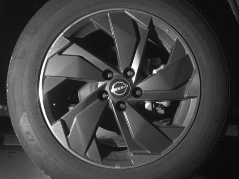 Used 2025 Nissan Rogue SV image 13