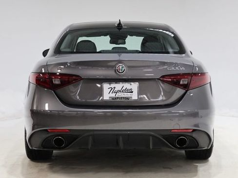 Used 2017 Alfa Romeo Giulia AWD image 6