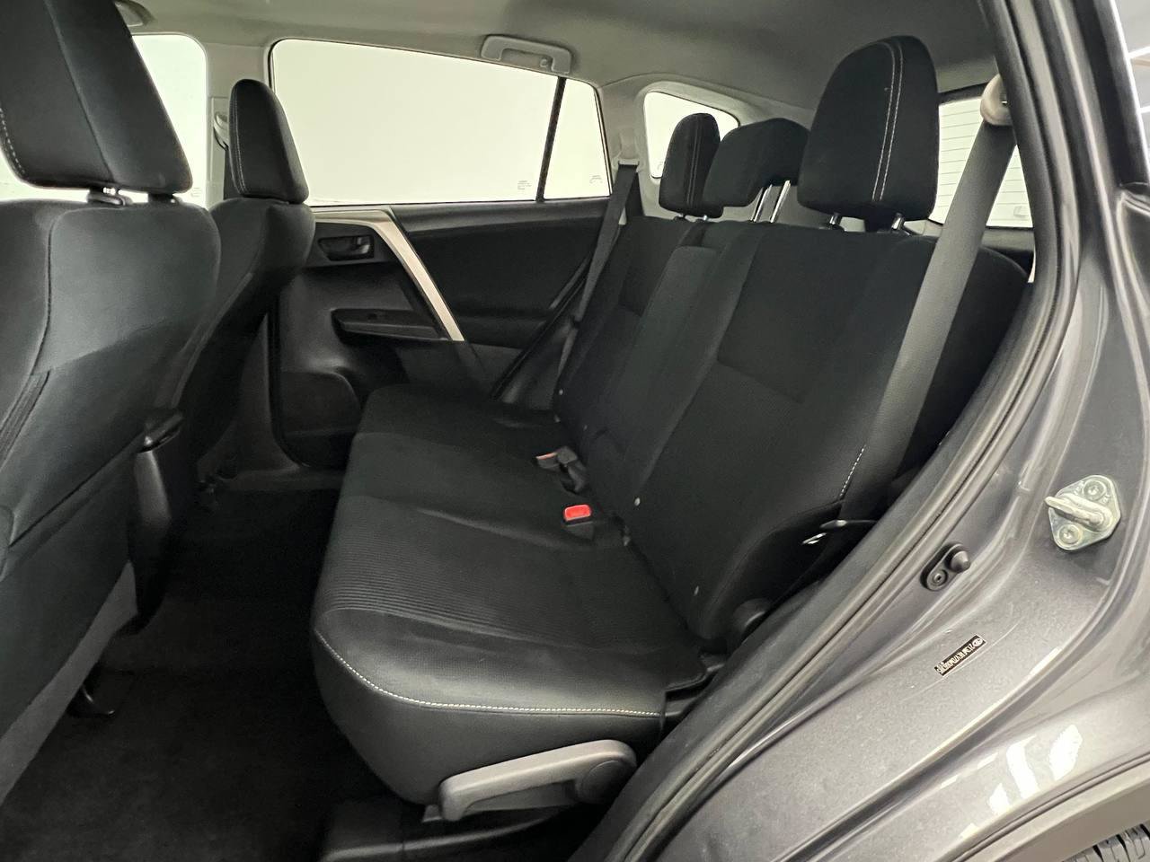 Used 2013 Toyota RAV4 XLE FWD image 10