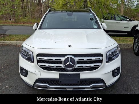 Used 2021 Mercedes-Benz GLB 250 4MATIC image 2