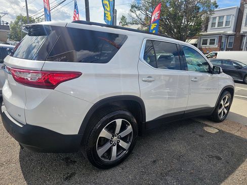 Used 2019 Chevrolet Traverse LT w/ LT Premium Package AWD/4WD image 8