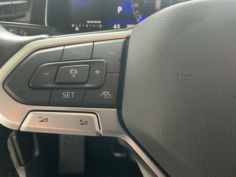 Used 2025 Volkswagen Jetta SE FWD image 21