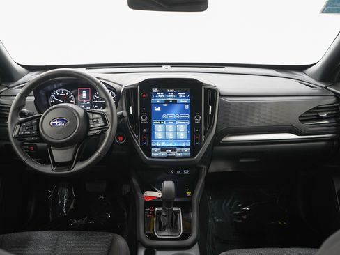 Used 2025 Subaru Forester Premium AWD/4WD image 16