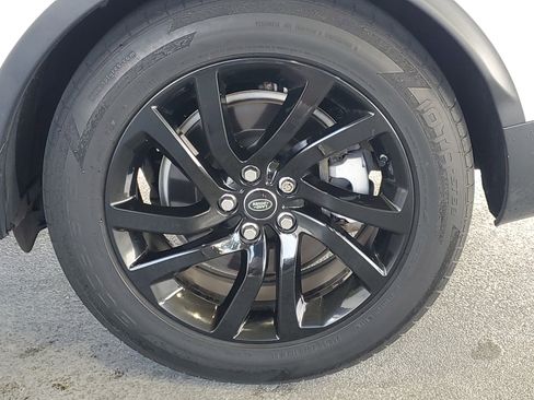 Used 2018 Land Rover Discovery SE AWD/4WD image 7