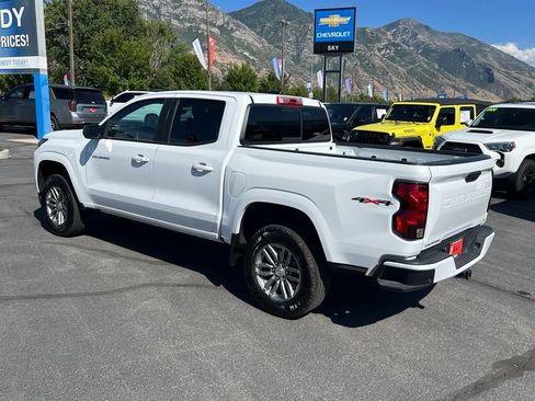 Used 2024 Chevrolet Colorado LT w/ LT Convenience Package AWD/4WD image 11