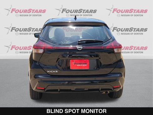 Used 2022 Nissan Kicks S FWD image 5