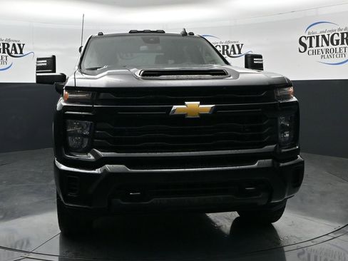 Used 2024 Chevrolet Silverado 2500 Custom w/ Custom Value Package AWD/4WD image 2