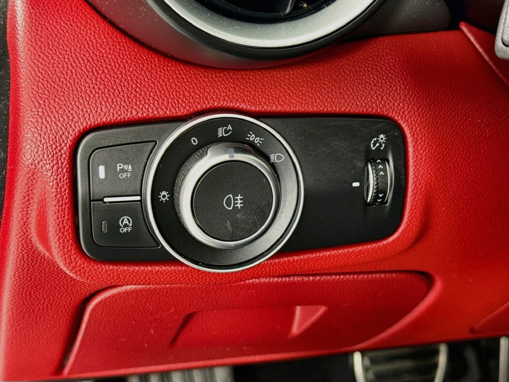 Used 2020 Alfa Romeo Giulia Quadrifoglio RWD image 14