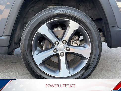 Used 2025 Jeep Grand Cherokee Limited w/ Luxury Tech Group II AWD/4WD image 10