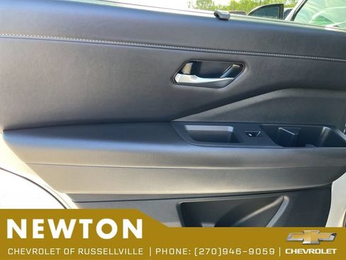 Used 2025 Nissan Pathfinder SL AWD/4WD image 48