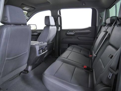 Used 2024 Chevrolet Silverado 1500 LTZ AWD/4WD image 17