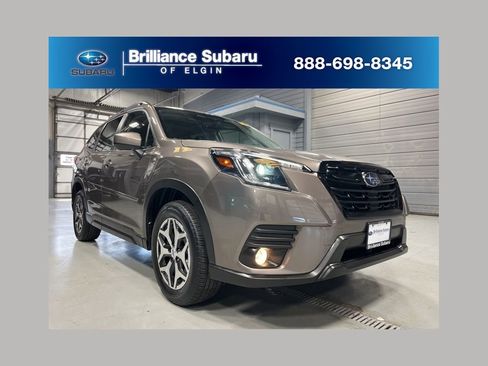 Used 2023 Subaru Forester Premium image 1