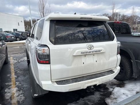 Used 2016 Toyota 4Runner SR5 image 4