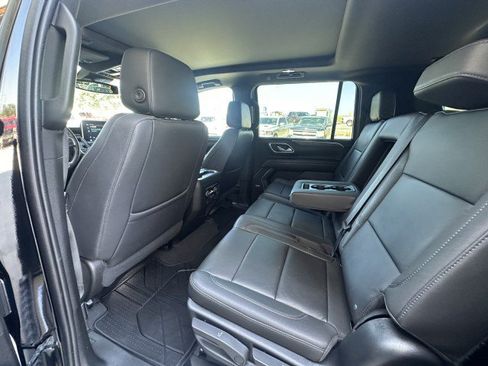 Used 2023 Chevrolet Suburban Z71 AWD/4WD image 14