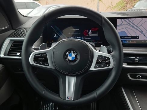 Used 2025 BMW X5 xDrive40i w/ M Sport Package AWD/4WD image 19
