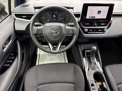 Used 2025 Toyota Corolla SE FWD image 4