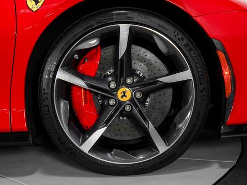 Used 2022 Ferrari SF90 Spider image 30