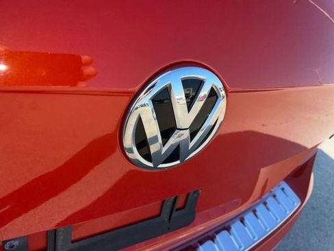 Used 2019 Volkswagen Tiguan SEL w/ 3rd Row Seat Package AWD/4WD image 9