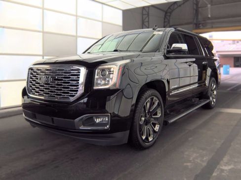 Used 2020 GMC Yukon XL Denali w/ Denali Ultimate Package AWD/4WD image 2