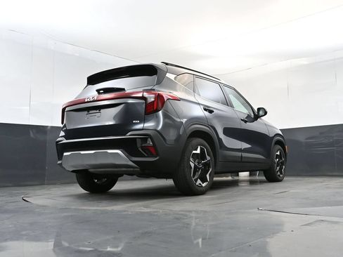 Used 2024 Kia Seltos EX AWD/4WD image 23