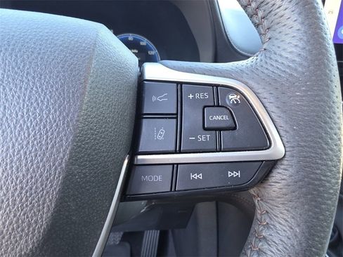 Certified 2025 Toyota Sienna Platinum image 31