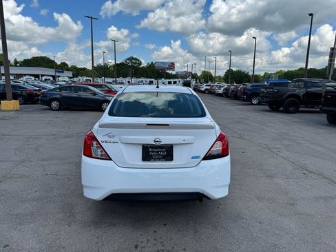 Used 2015 Nissan Versa S Plus FWD image 4