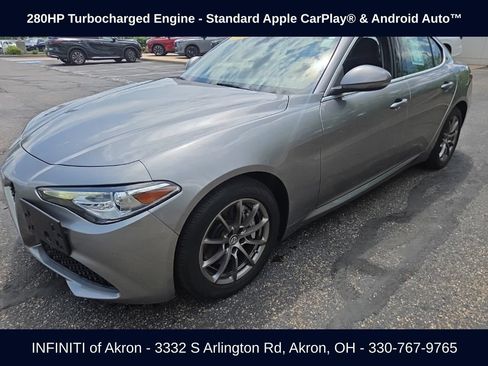 Used 2018 Alfa Romeo Giulia AWD image 2