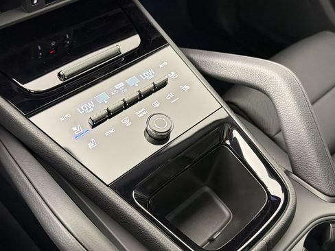 Certified 2026 Porsche Cayenne AWD/4WD image 20