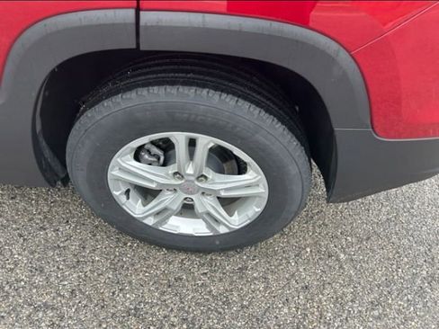 Used 2023 GMC Terrain SLE w/ Driver Convenience Package FWD image 9