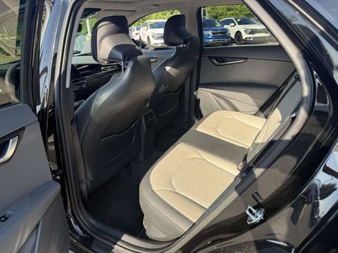 Certified 2023 Kia Niro SX Touring FWD image 5