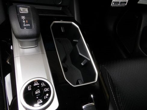 New 2025 Mitsubishi Outlander ES image 18