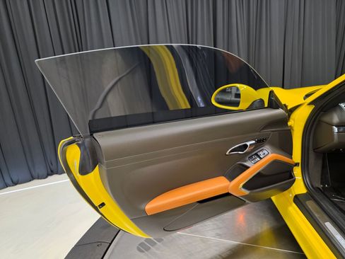 Used 2015 Porsche Cayman image 16