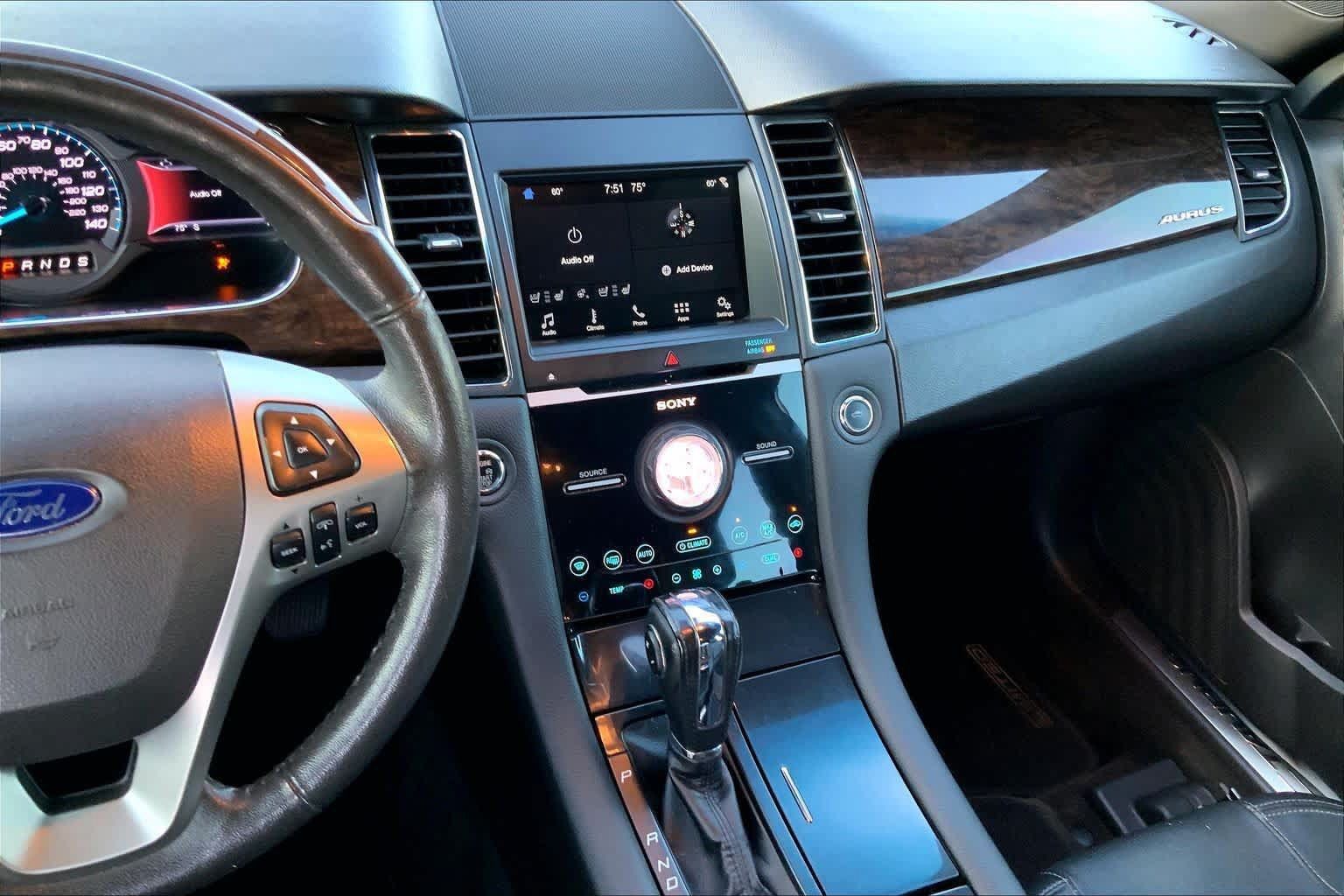 Used 2017 Ford Taurus Limited FWD image 7
