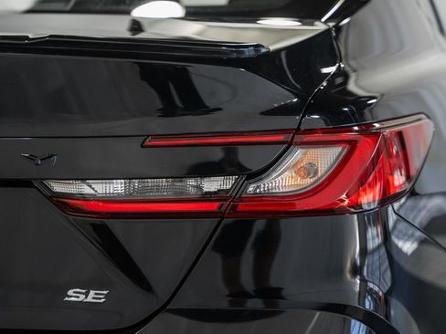 Used 2025 Toyota Camry SE image 6