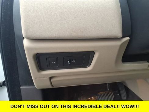 Used 2018 Land Rover Range Rover Evoque image 15