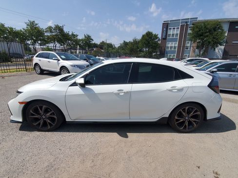 Used 2017 Honda Civic Sport Touring image 3