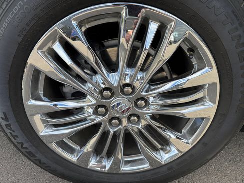 Used 2024 Buick Enclave Avenir w/ Avenir Technology Package image 24