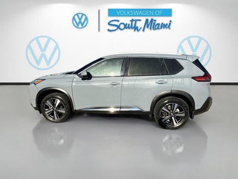 Used 2023 Nissan Rogue SL w/ SL Premium Package image 4