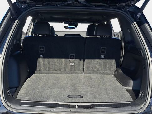 Used 2023 Jeep Grand Cherokee Altitude image 12